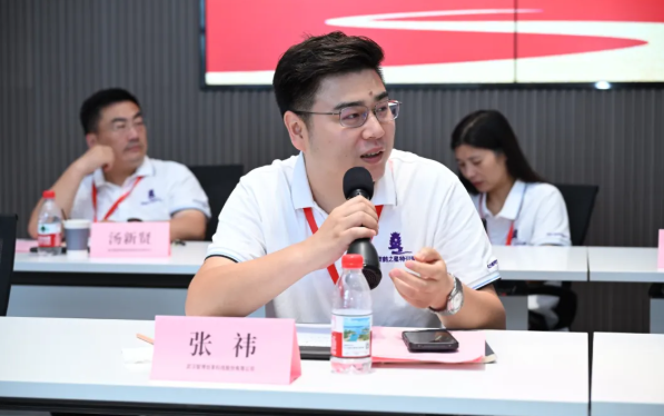 黄鹤之星领航班参访武汉金盘科技 黄鹤之星领航班参访武汉金盘科技