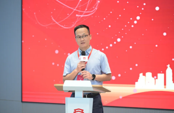 黄鹤之星领航班首聘企业家导师：以实战智慧点亮学员成长之路