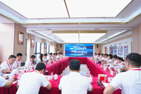 企业家导师赋能 共赴未来新程 黄鹤之星第16期冠军班正式开班！