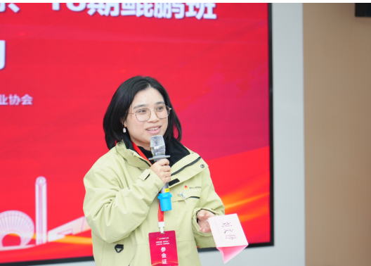 破局增长聚实践,黄鹤之星第17期、第18期鲲鹏班第一课正式开讲! 破局增长聚实践,黄鹤之星第17期、第18期鲲鹏班第一课正式开讲!