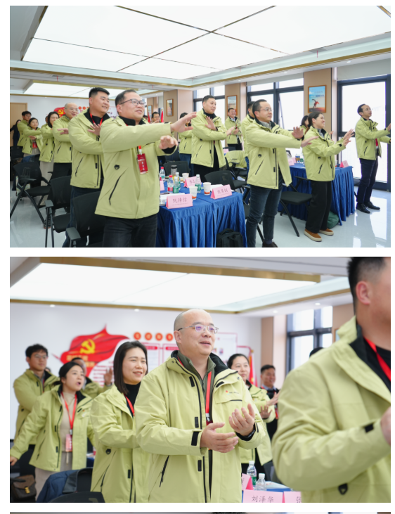 破局增长聚实践,黄鹤之星第17期、第18期鲲鹏班第一课正式开讲! 破局增长聚实践,黄鹤之星第17期、第18期鲲鹏班第一课正式开讲!