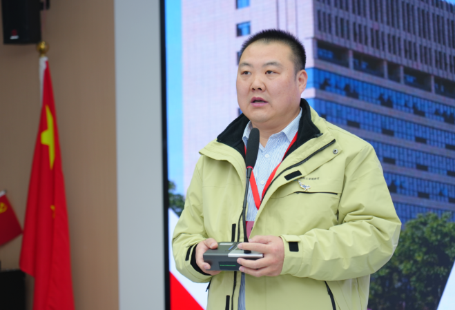 破局增长聚实践,黄鹤之星第17期、第18期鲲鹏班第一课正式开讲! 破局增长聚实践,黄鹤之星第17期、第18期鲲鹏班第一课正式开讲!