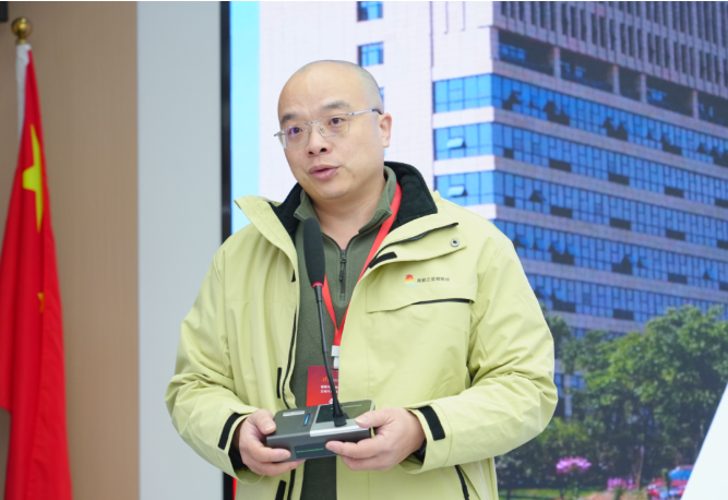 破局增长聚实践,黄鹤之星第17期、第18期鲲鹏班第一课正式开讲! 破局增长聚实践,黄鹤之星第17期、第18期鲲鹏班第一课正式开讲!