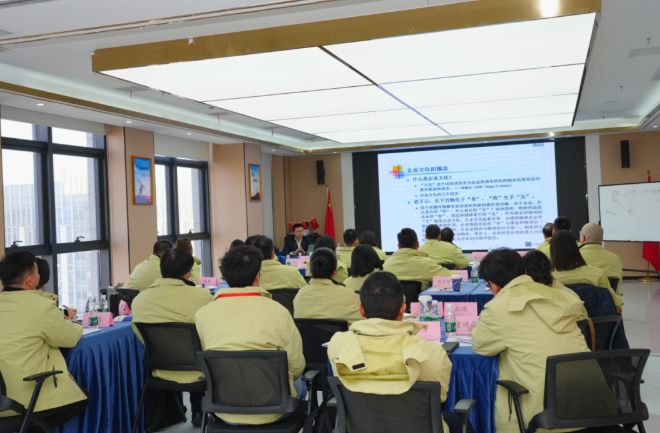 破局增长聚实践,黄鹤之星第17期、第18期鲲鹏班第一课正式开讲! 破局增长聚实践,黄鹤之星第17期、第18期鲲鹏班第一课正式开讲!